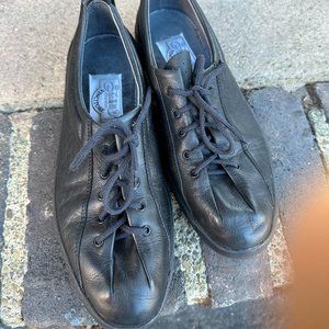 Fratelli Footwear Vincitore Leather Tie Loafers Size 42